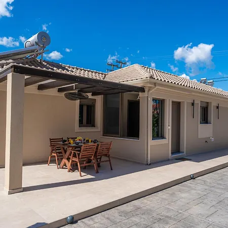 Ariadne's House Holiday home *