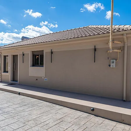 Ariadne's House Holiday home